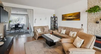 von_poll_real_estate_property_25309524_image_1