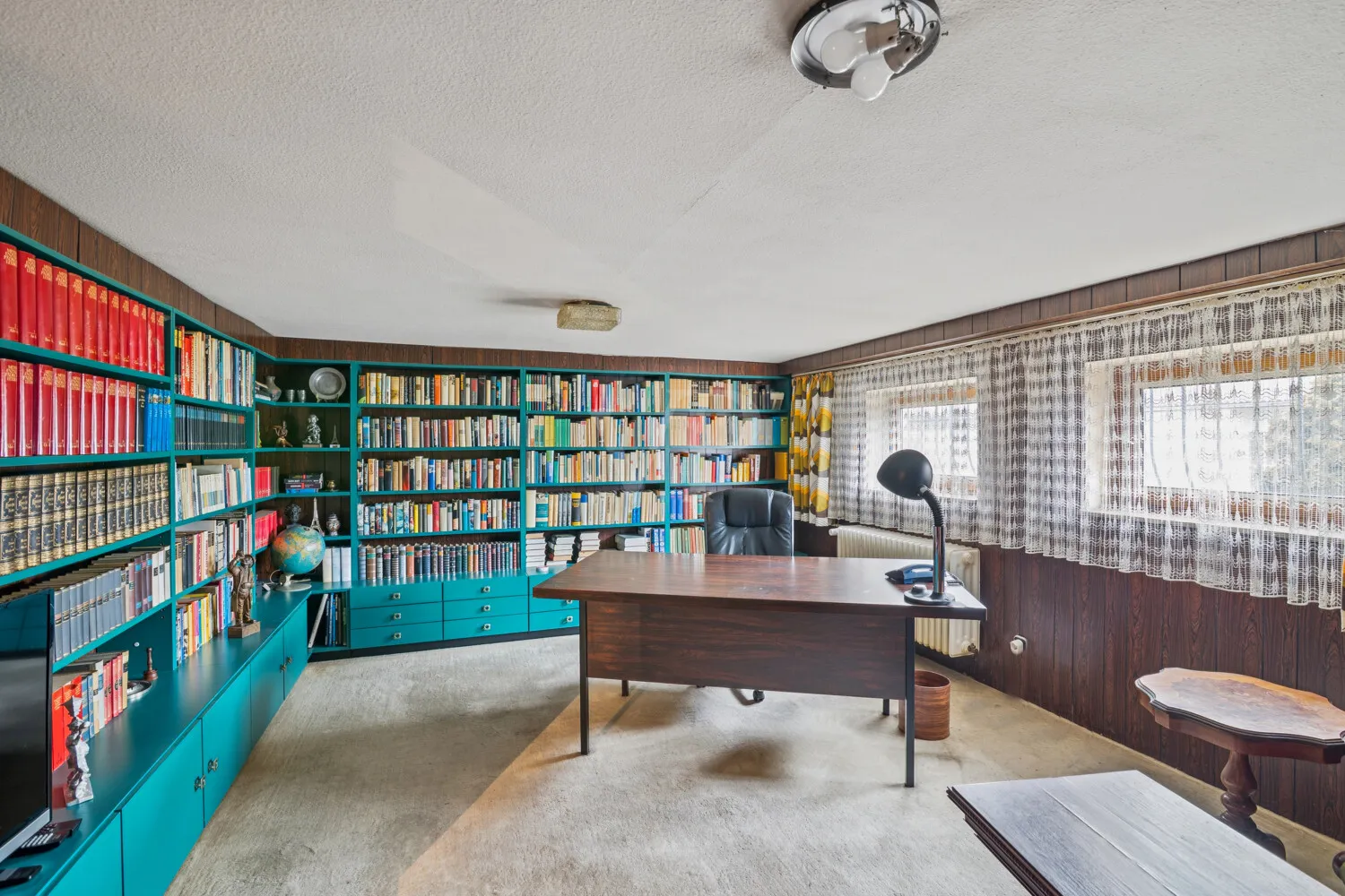 Büro KG