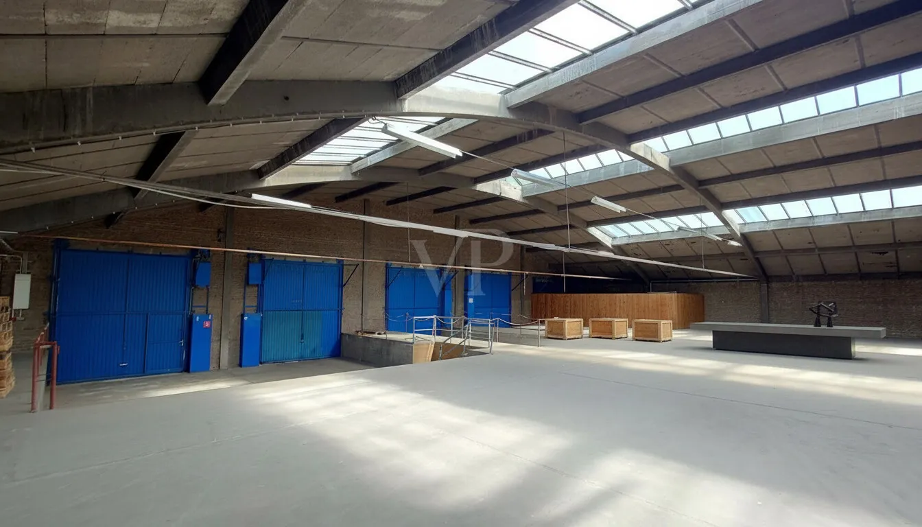 Lagerhalle mit Laderampen