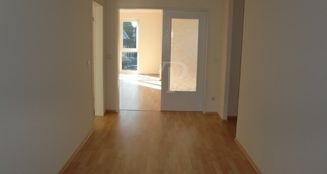 von_poll_real_estate_property_24252011_image_11