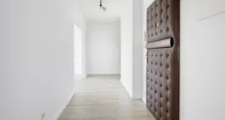 von_poll_real_estate_property_25252004_image_2