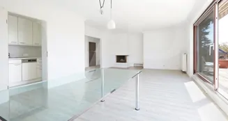 von_poll_real_estate_property_25252004_image_3