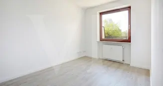 von_poll_real_estate_property_25252004_image_7