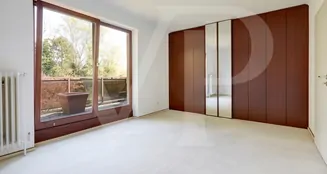 von_poll_real_estate_property_25252004_image_9