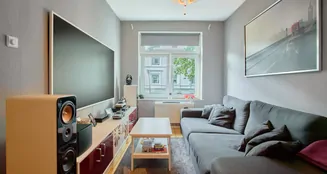 von_poll_real_estate_property_24252010-2_image_1