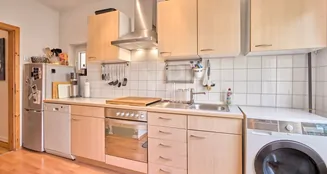 von_poll_real_estate_property_24252010-2_image_5