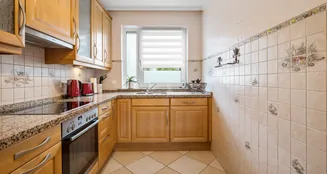 von_poll_real_estate_property_25252006_image_5