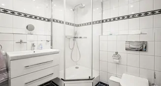 von_poll_real_estate_property_25252006_image_17