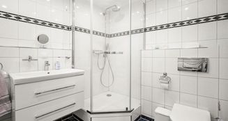 von_poll_real_estate_property_25252006_image_17