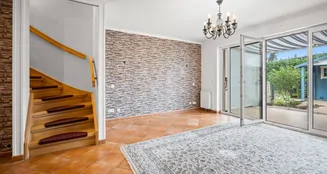 von_poll_real_estate_property_25252006_image_6