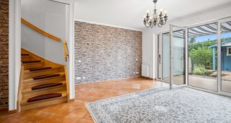 von_poll_real_estate_property_25252006_image_6