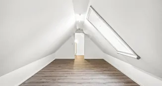 von_poll_real_estate_property_25252008_image_20