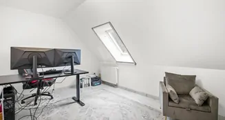 von_poll_real_estate_property_25252008_image_19