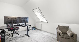 von_poll_real_estate_property_25252008_image_19