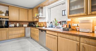 von_poll_real_estate_property_25252008_image_6