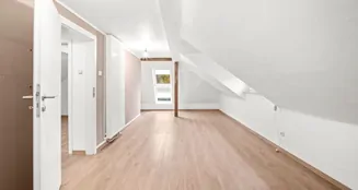 von_poll_real_estate_property_25252009_image_18