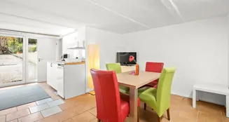 von_poll_real_estate_property_25252009_image_22