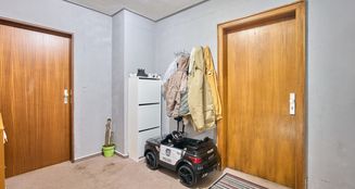 von_poll_real_estate_property_25252002-O_image_15