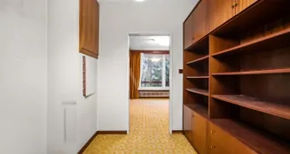 von_poll_real_estate_property_26252004_image_11