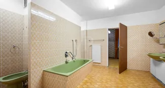 von_poll_real_estate_property_26252004_image_14