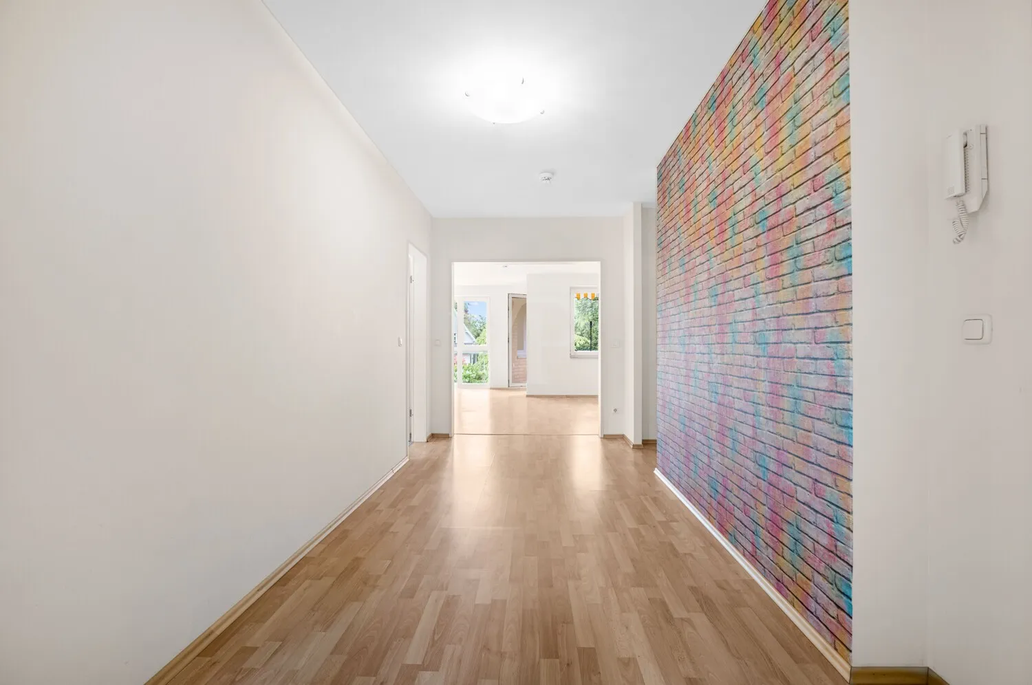 Flur 01