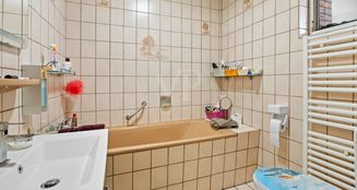 von_poll_real_estate_property_25203021_image_7
