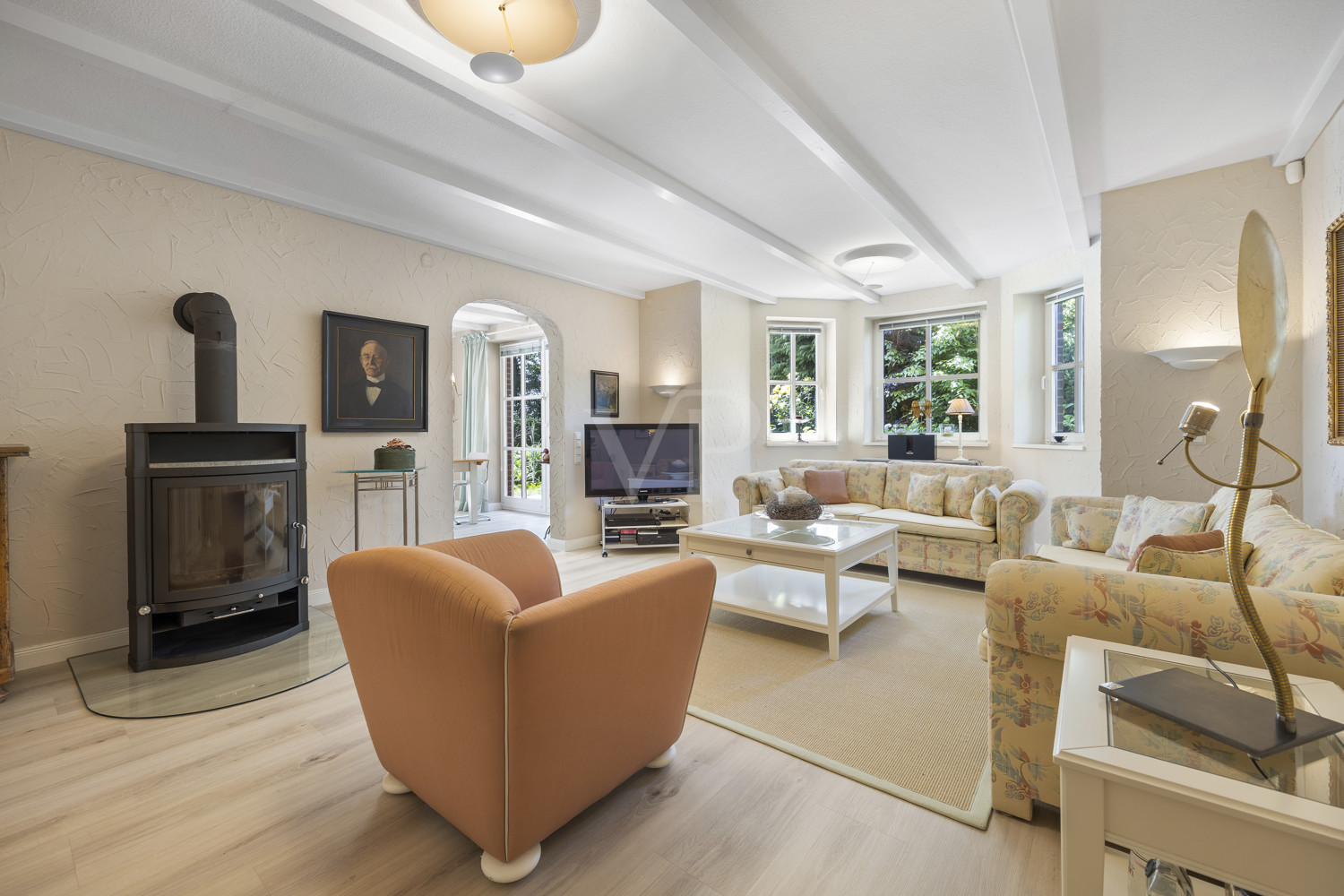 Wohnzimmer mit Licht und Weite
