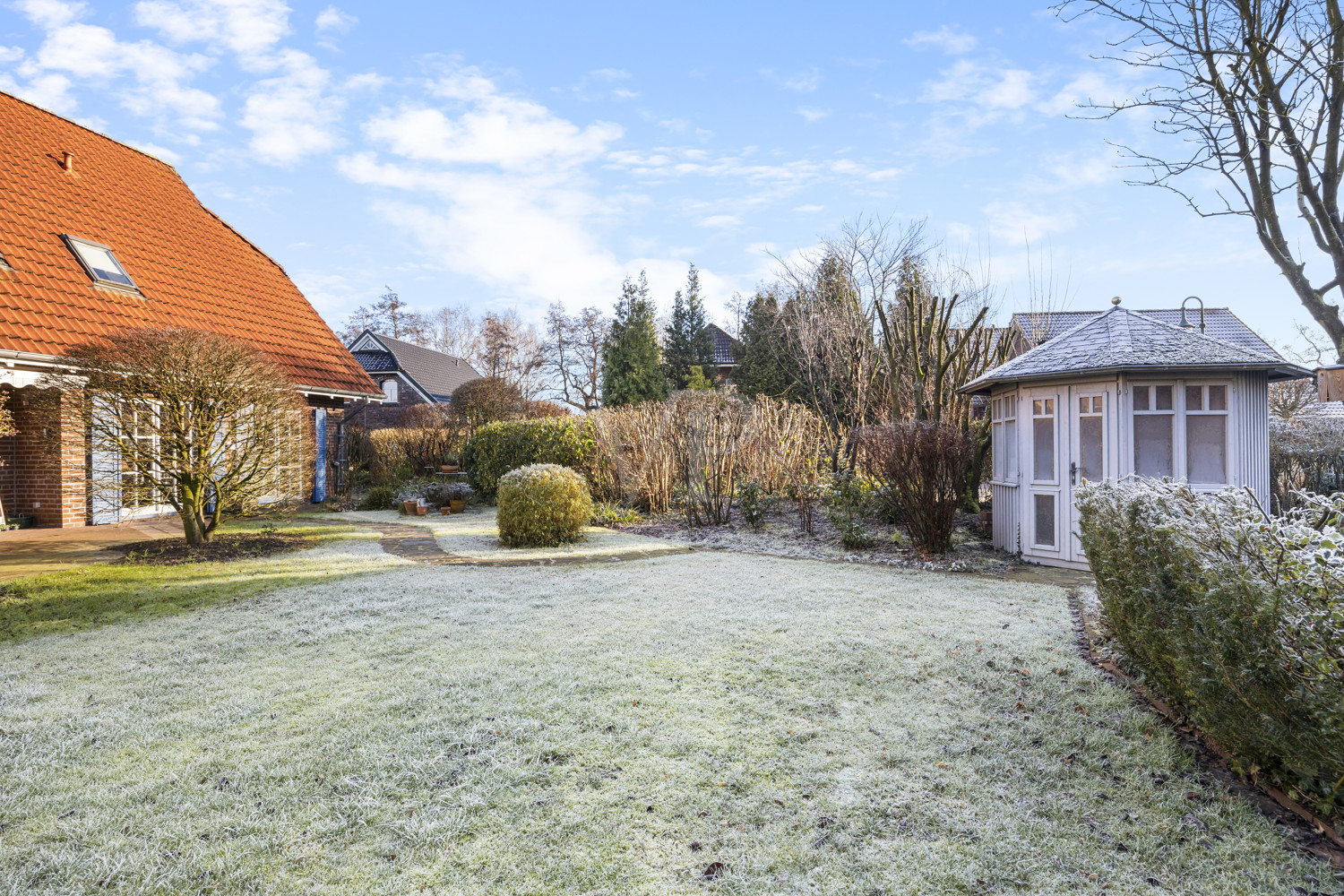 Garten mit Pavillon