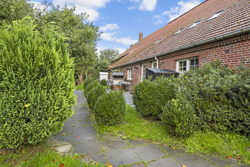 Seitenansicht mit Ferienwohnung