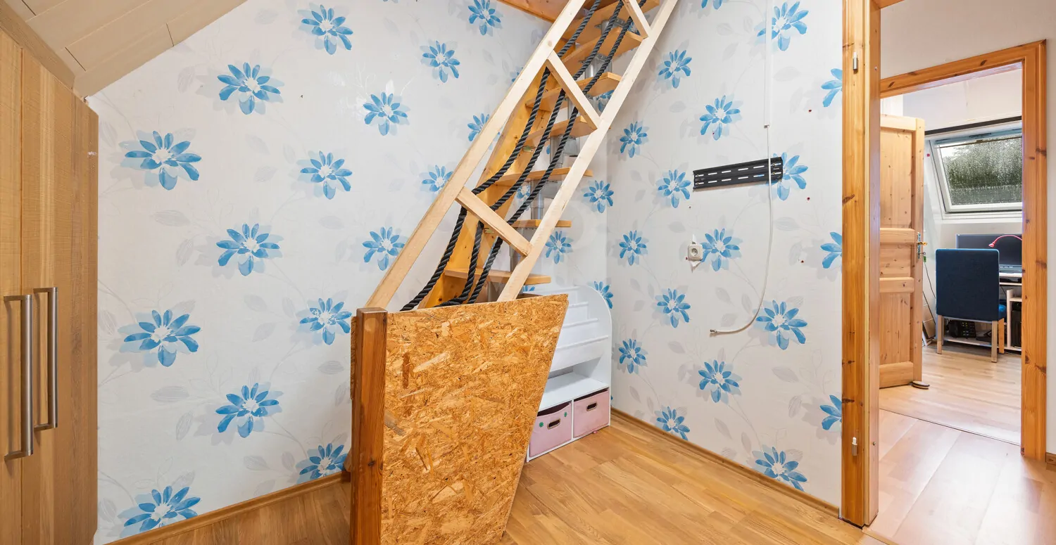 Aufgang zum ausgebauten Dachboden