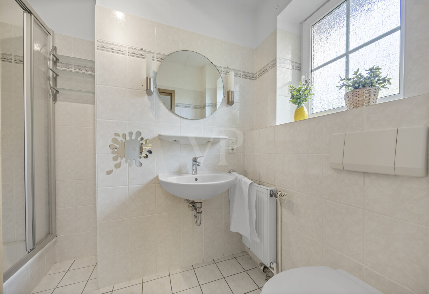 Das Gästebad im Erdgeschoss mit Dusche