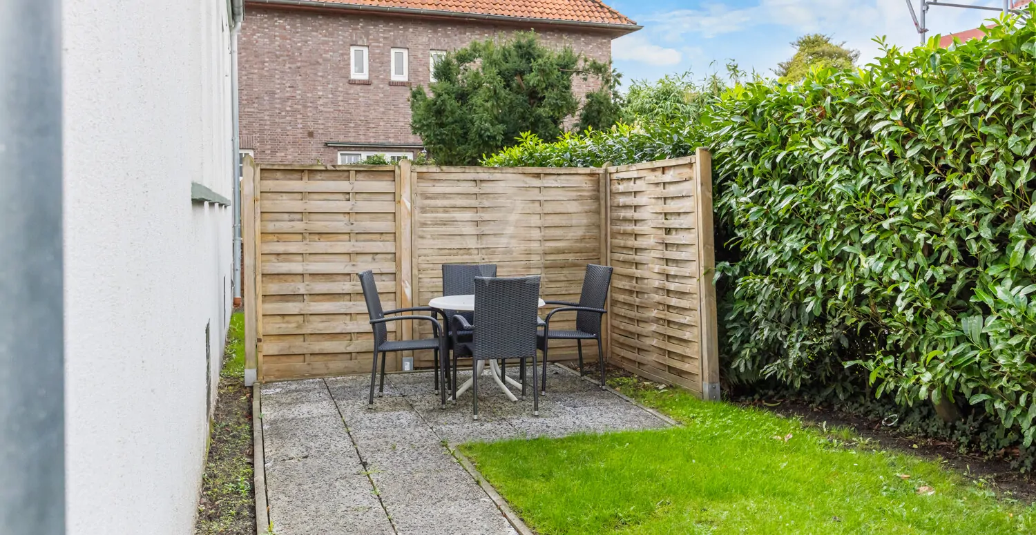 Terrasse Wohnung rechts