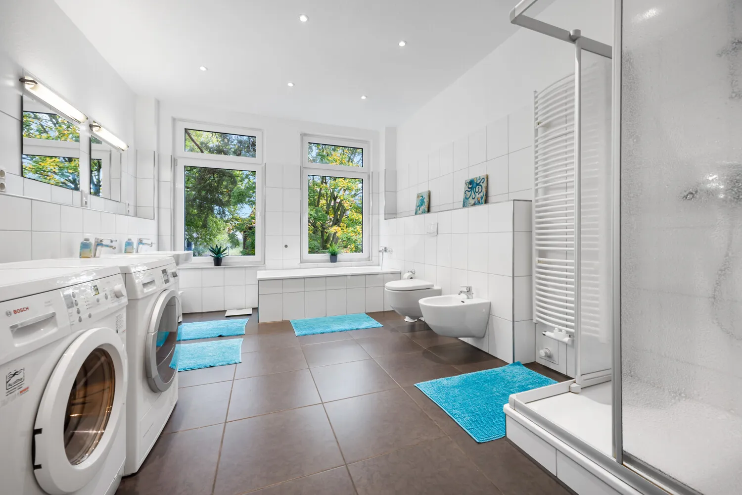 Das Badezimmer Wohnung 1 im Obergeschoss