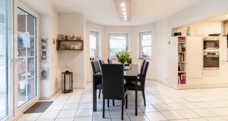 von_poll_real_estate_property_25220075_image_3