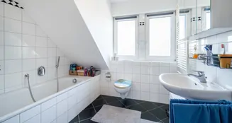 von_poll_real_estate_property_25220069_image_2