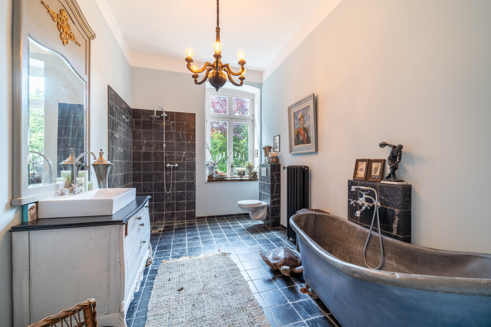 Badezimmer EG