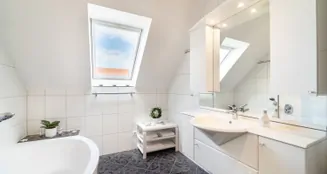 von_poll_real_estate_property_25220024a_image_3