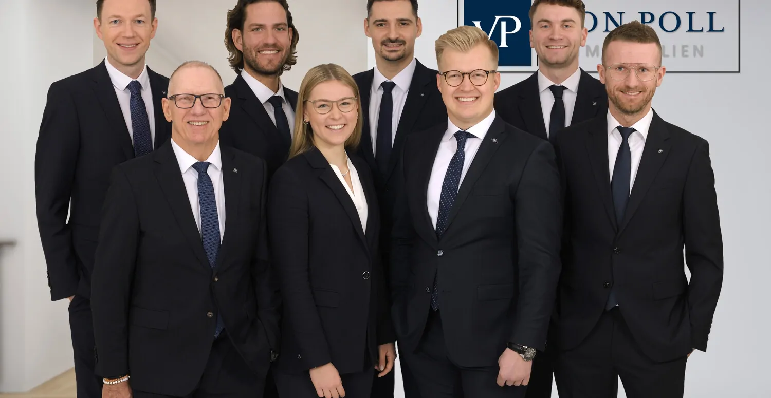 Teambild VON POLL IMMOBILIEN Gütersloh & Halle (Westf.)
