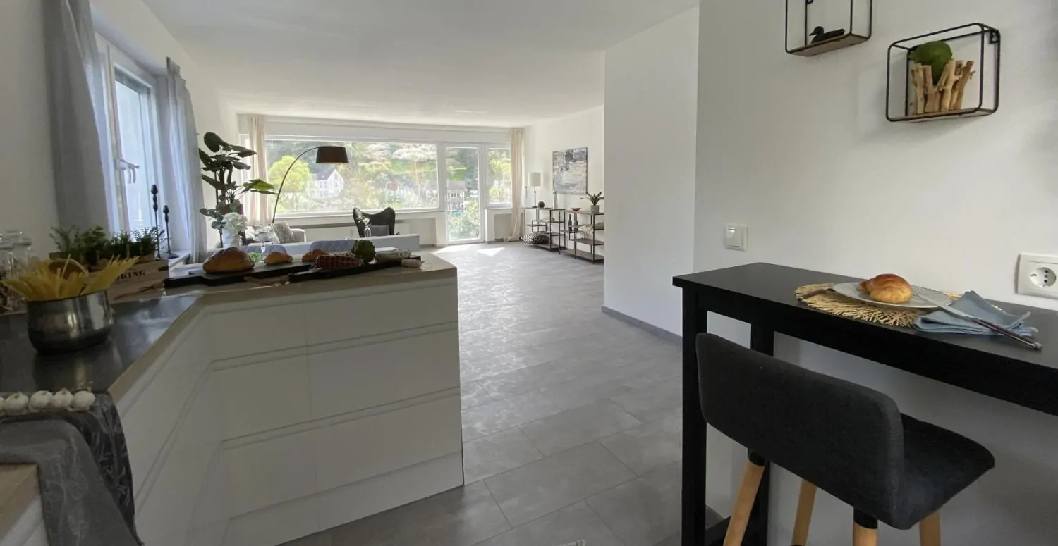 *Moderne Eigentumswohnung in der Nähe des Nürburgrings mit Garage*