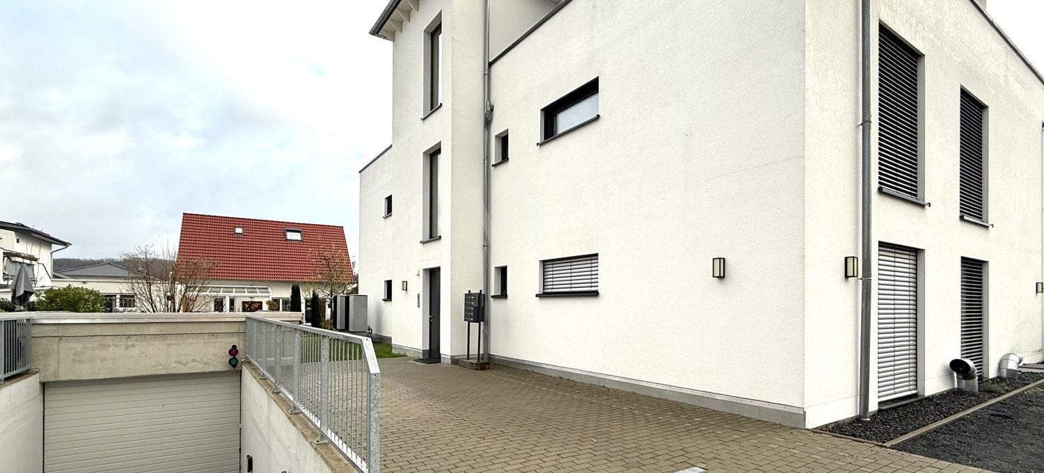 Haus & Zufahrt Tiefgarage