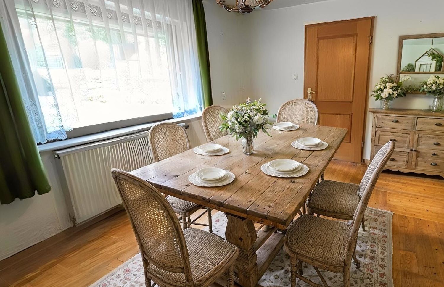 Essraum EG (Altbau)  KI gestaltet