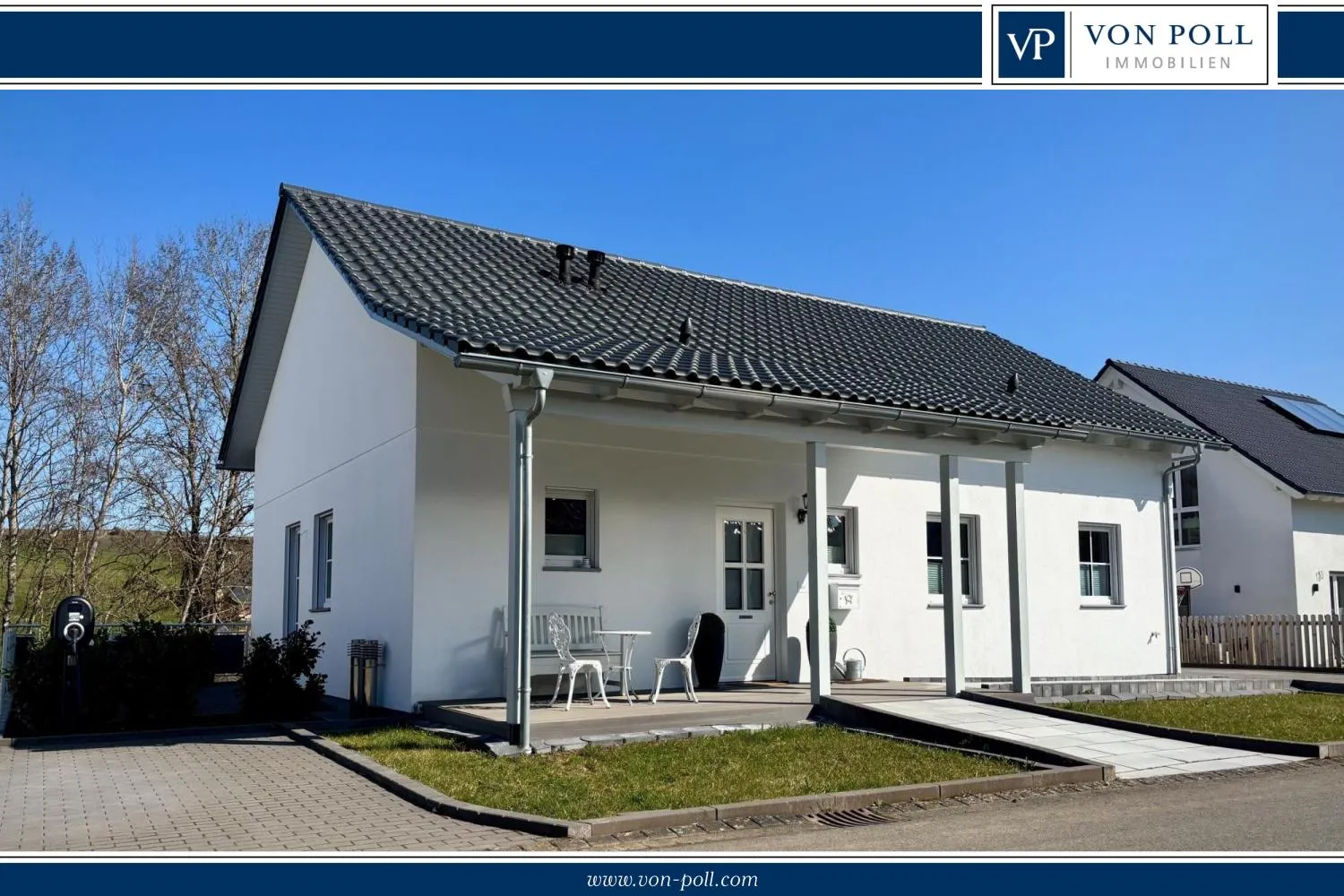 ** Energiesparhaus**
Modernes Zweifamilienhaus mit effizienter Technik und Mieteinnahmen