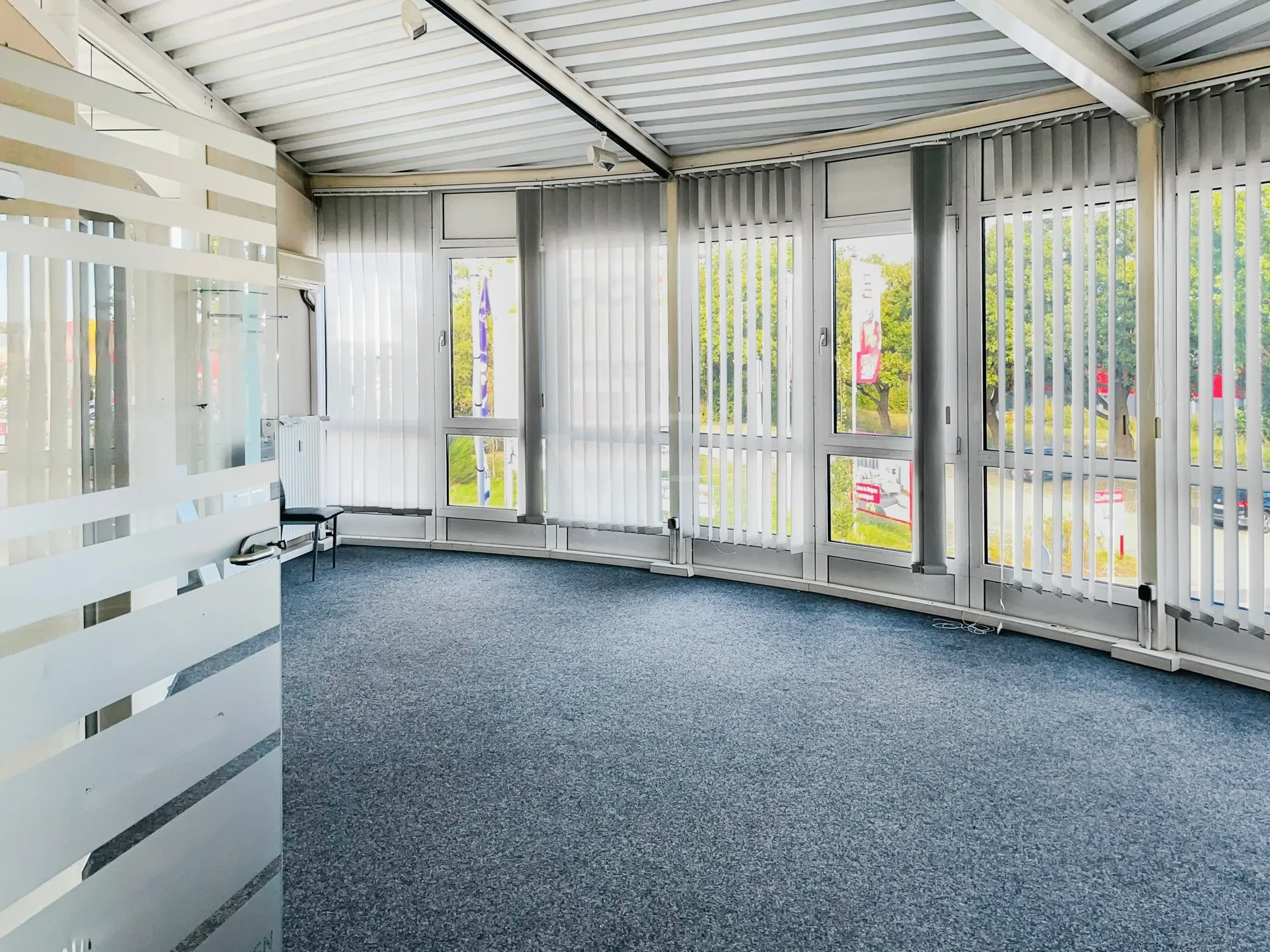 Büro vor Vermietung)