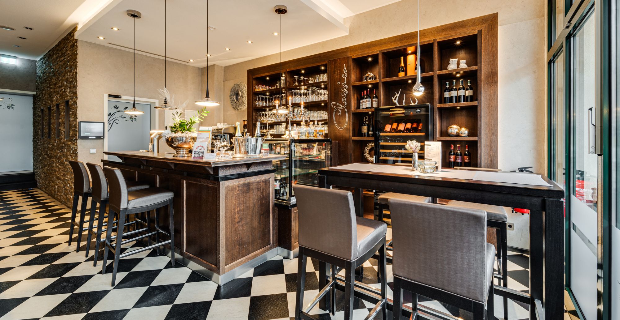 Restaurant / Lobby