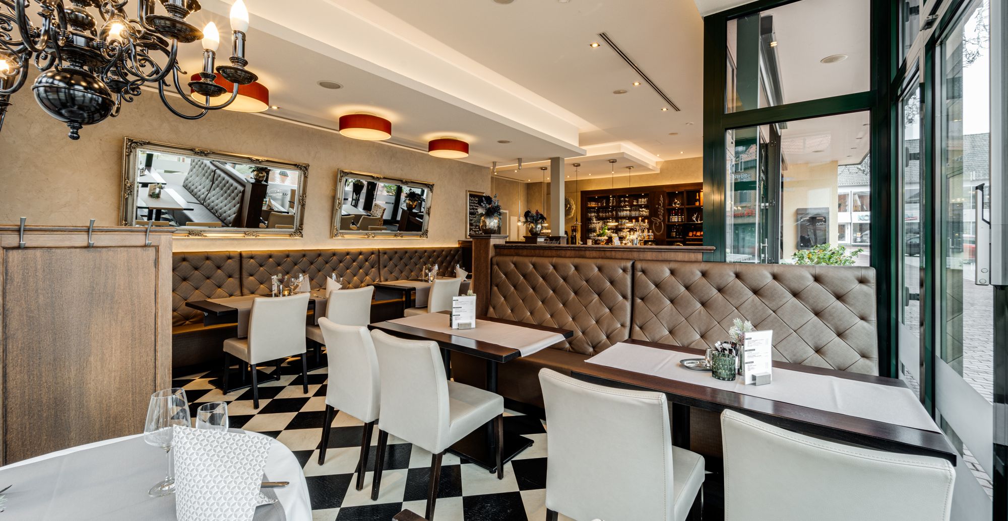 Restaurant / Lobby