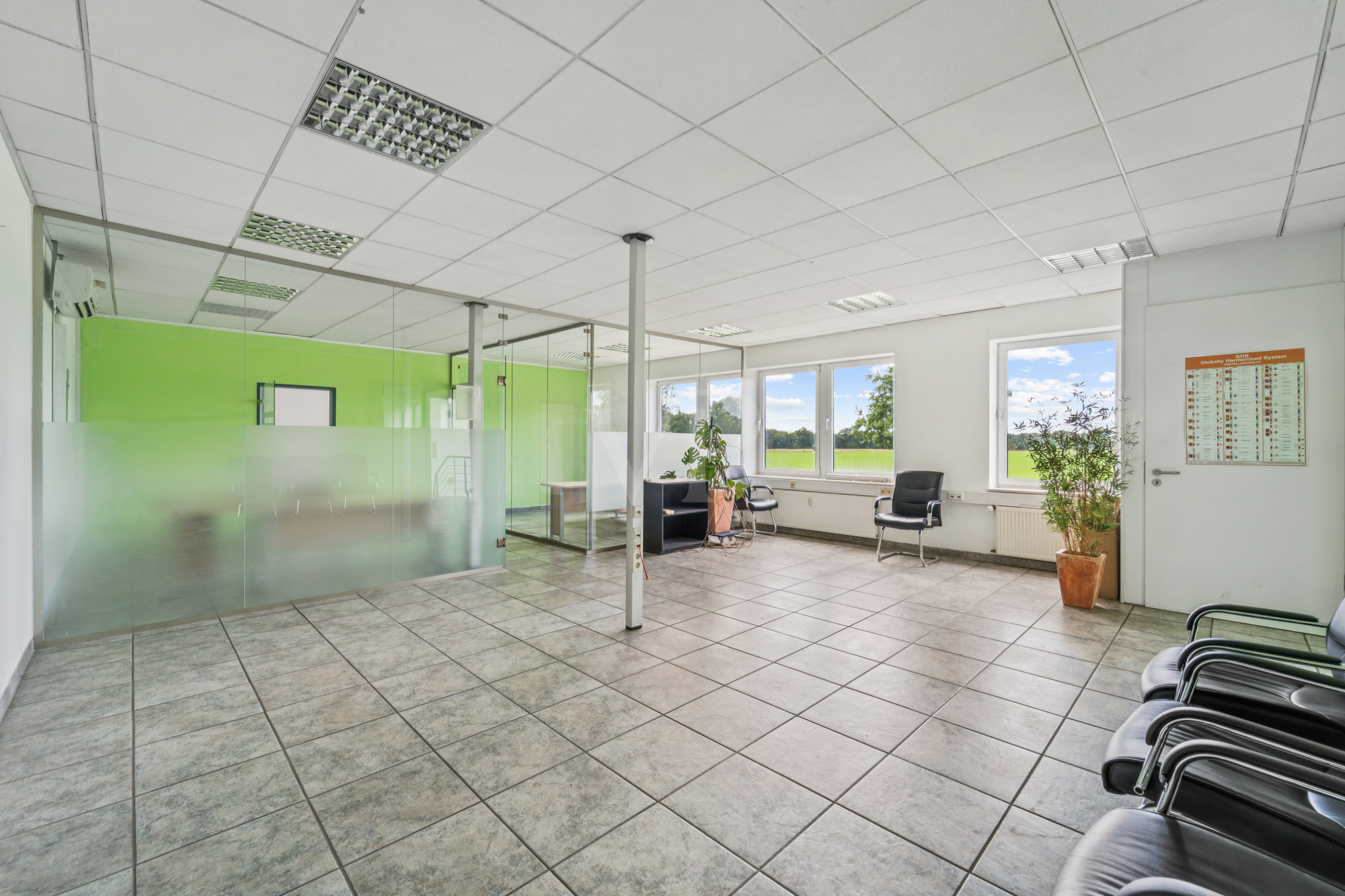 Büro OG Gebäude 1