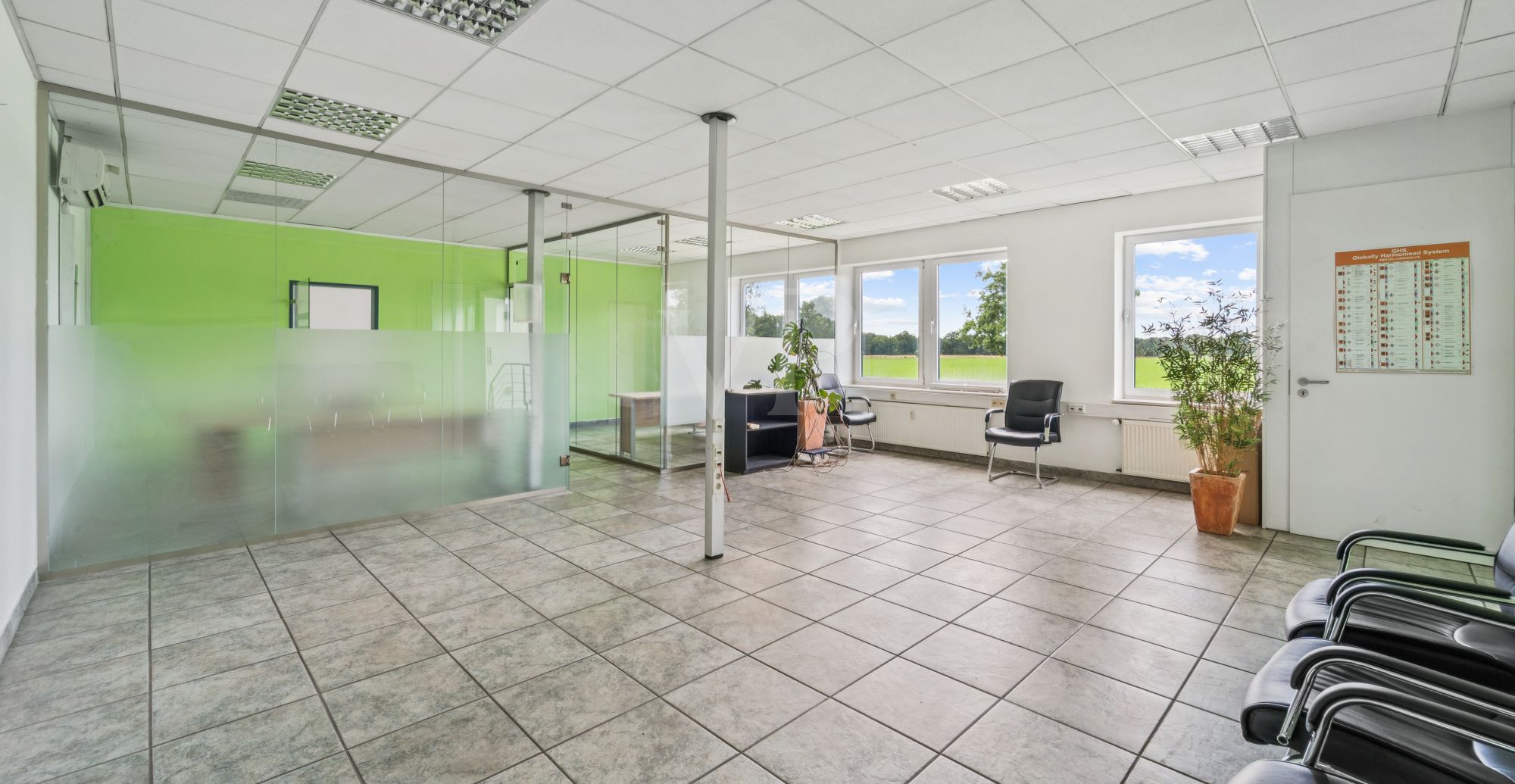 Büro OG Gebäude 1