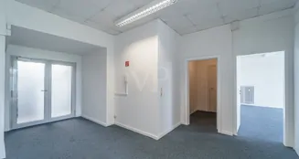 von_poll_real_estate_property_25271055_image_12