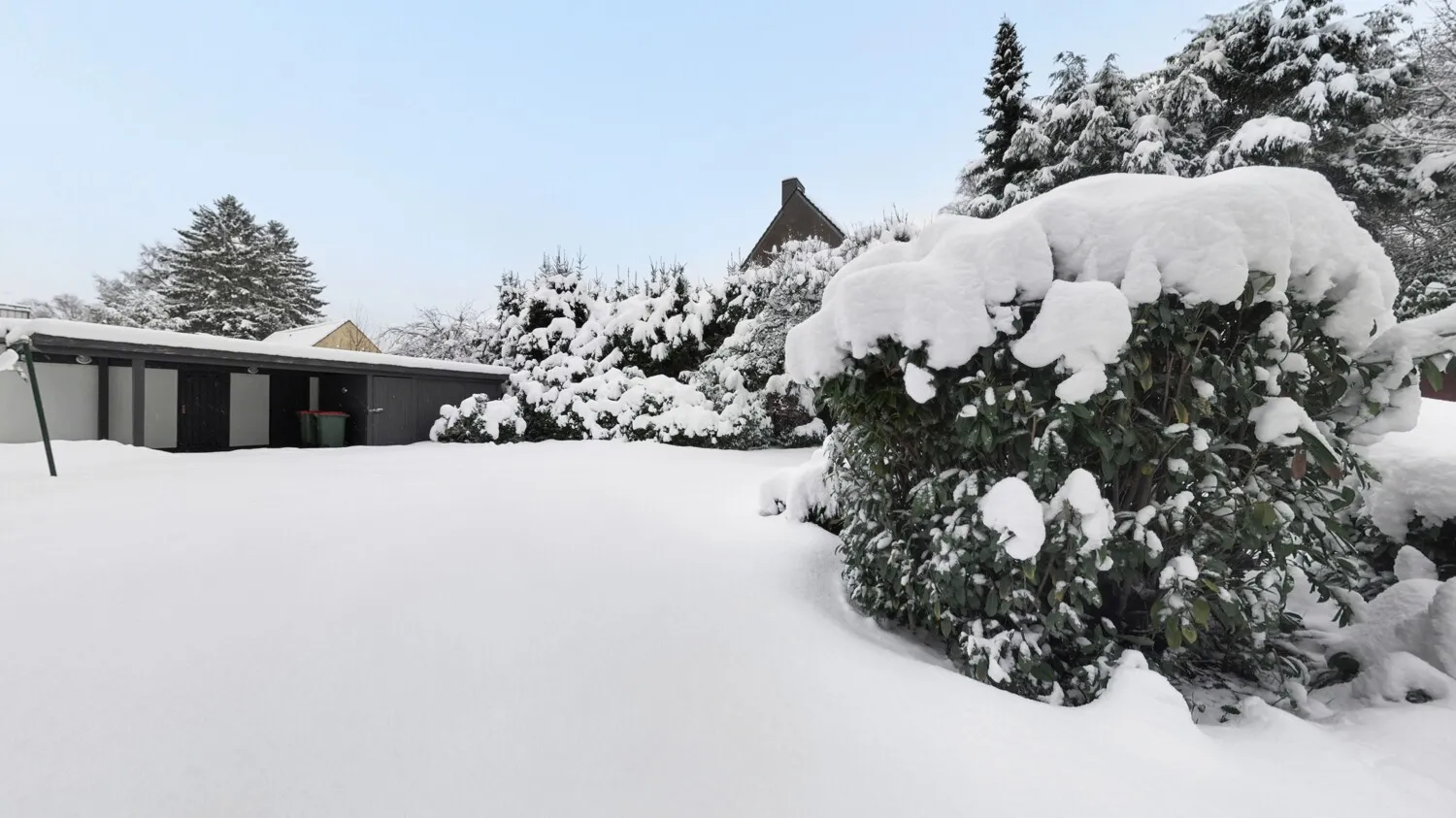 Seitliche_Gartenansicht