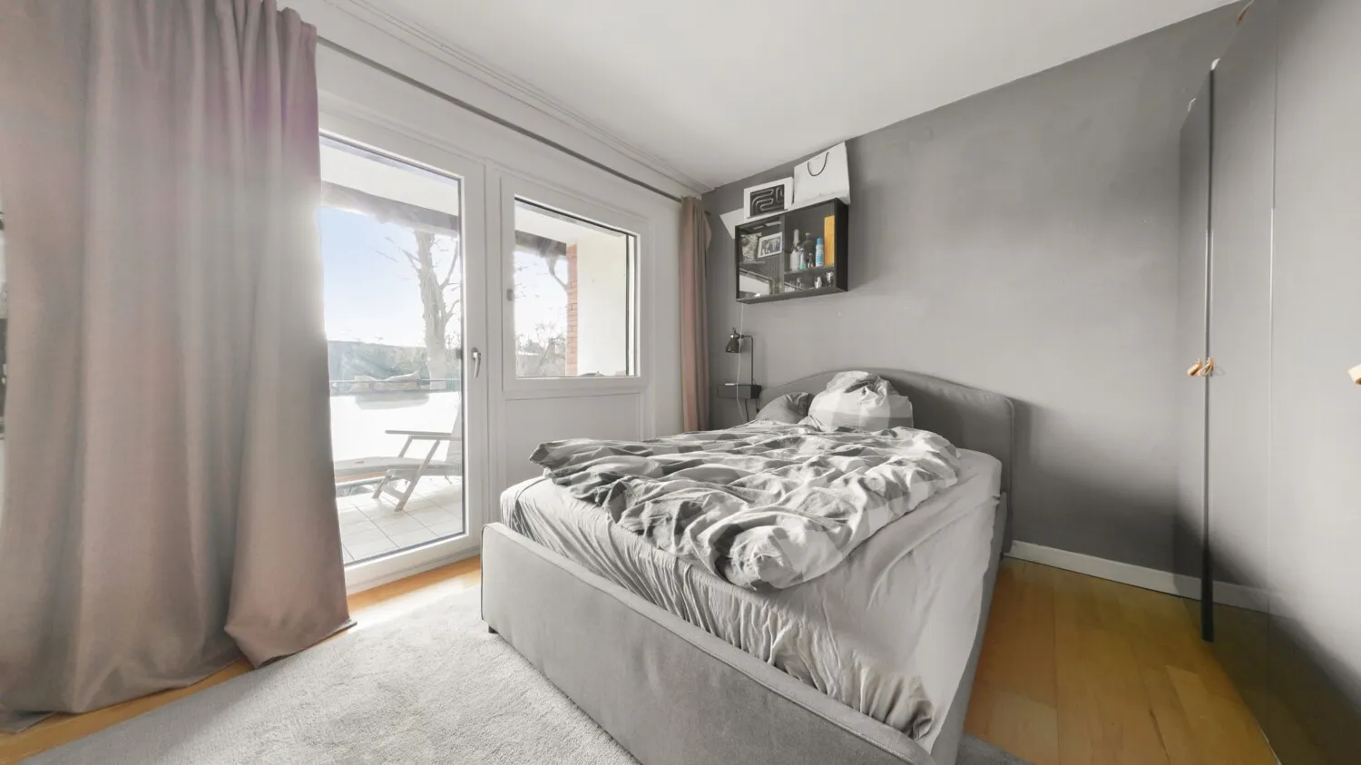 Schlafzimmer 1